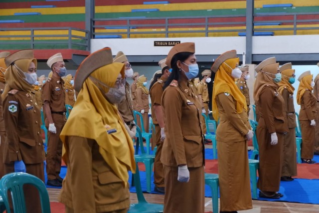 Sebanyak 165 formasi CPNSD Lampung Barat menerima SK pengangkatan, Selasa (19/1) | Foto : Sidik Aryono/ Lampung Geh