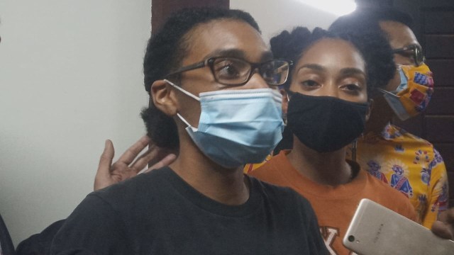 Kristen Antoinette Gray dan pasangannya Saundra Michelle Alexander _ WIB