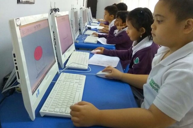 Berkembangnya teknologi informasi dan komunikasi membuat remaja harus bisa beradaptasi