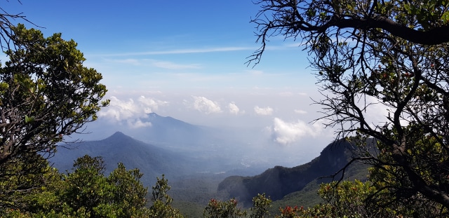 Peristiwa Alam Indonesia oleh Nawang Anggita W
