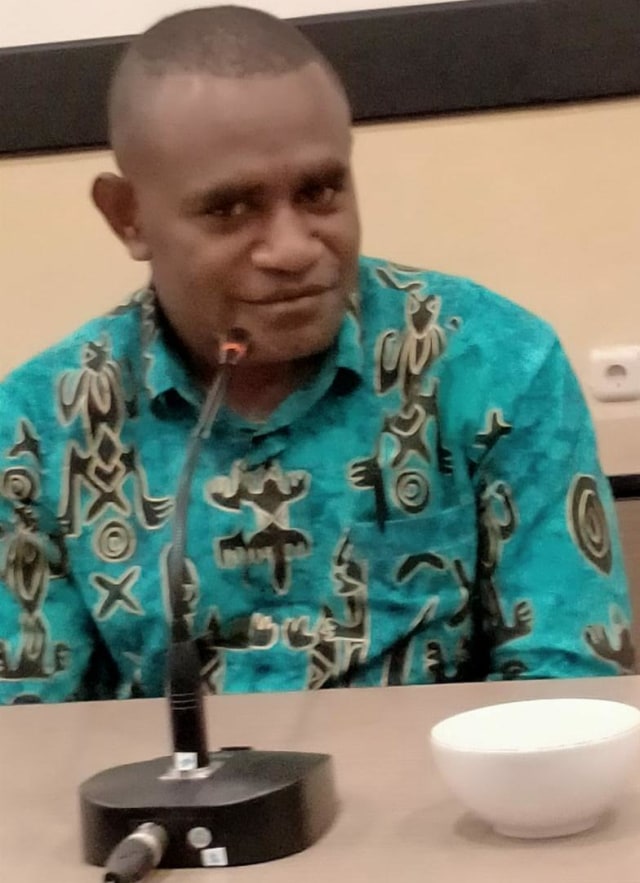 Politisi Muda Asli Papua,  Yewen, AMd.Tek