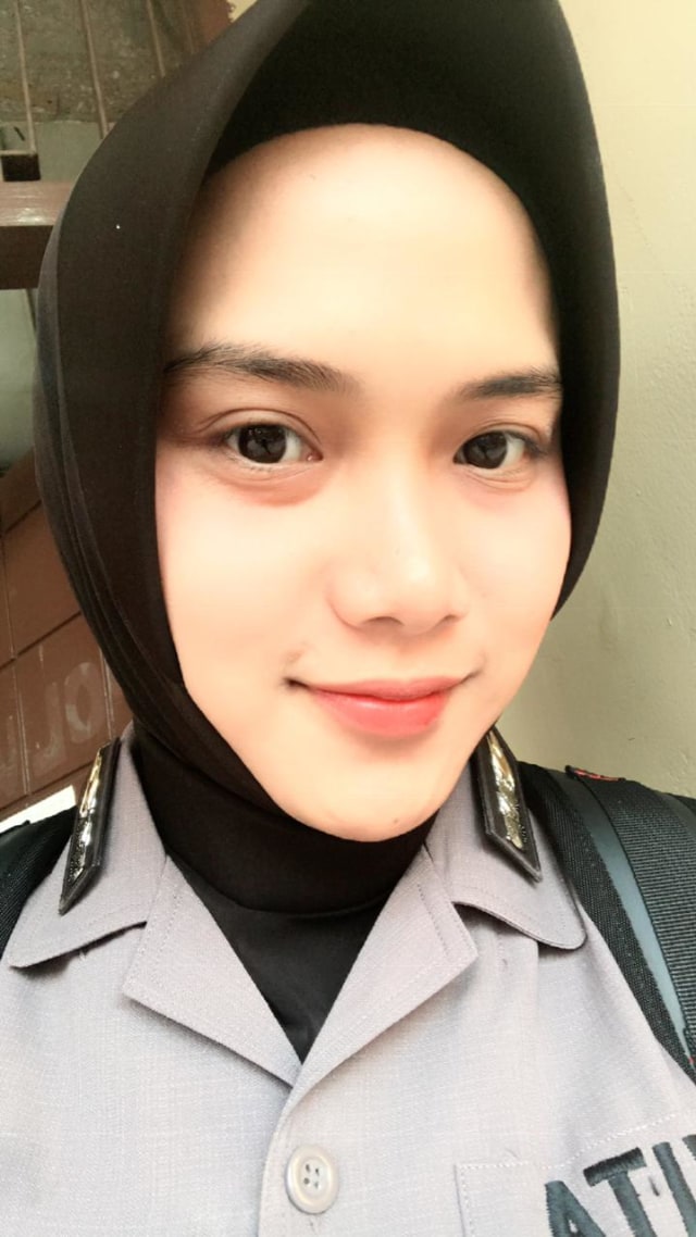 Iptu Novita Rindi, Polwan berjilbab pendamping Komjen Listyo Sigit. Foto: Dok. Pribadi