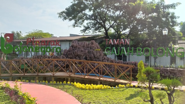 Taman Gajah Bolong, di Desa Baureno Kecamatan Baureno Kabupaten Bojonegoro. (foto: dan/beritabojonegoro)