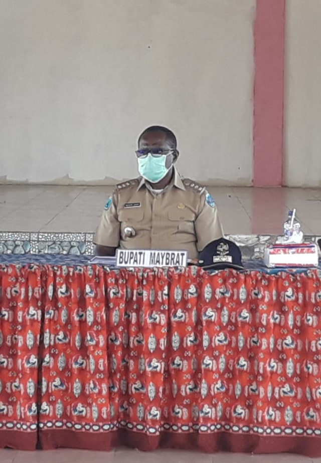 Bupati Maybrat, Bernard Sagrim 