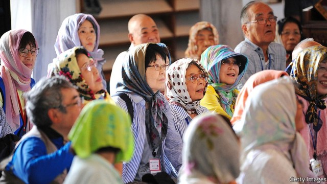 Muslim di Jepang yang akan melaksanakan ibadah Haji. Sumber: Getty Images/ the Economist 