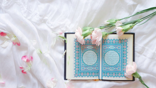 Ilustrasi ciri-ciri orang fasik menurut Al-Quran. Foto: Unsplash.com/thedancingrain