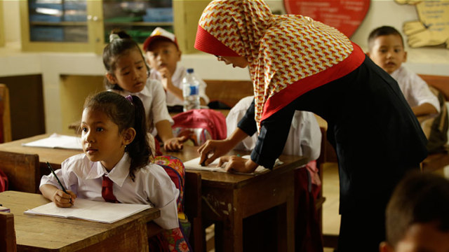 Ilustrasi Belajar Buku Tematik Kelas 3. Sumber: Worldbank.org