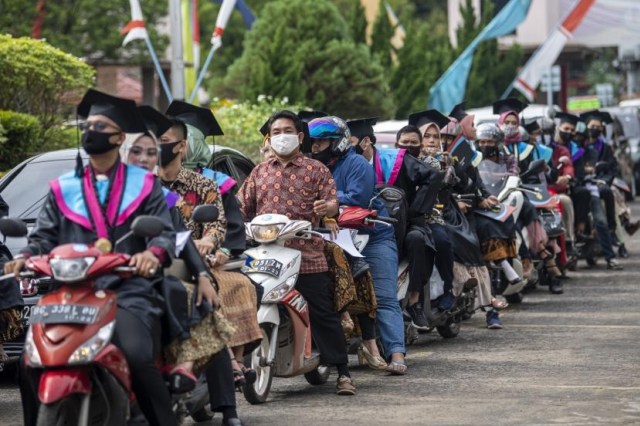 Lantatur Solusi Wisuda di Tengah Pandemi (titik)