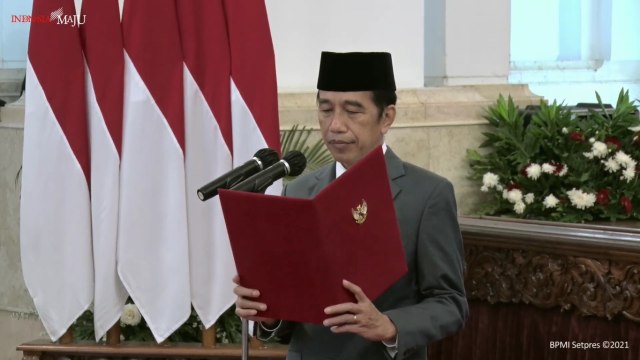 Presiden Joko Widodo saat pelantikan Kapolri Komjen Pol Listyo Sigit Prabowo di Istana Negara, Rabu (27/1). Foto: Youtube/Sekretariat Presiden