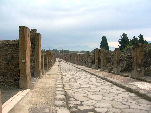 Pompeii. Sumber: Wikimedia Commons