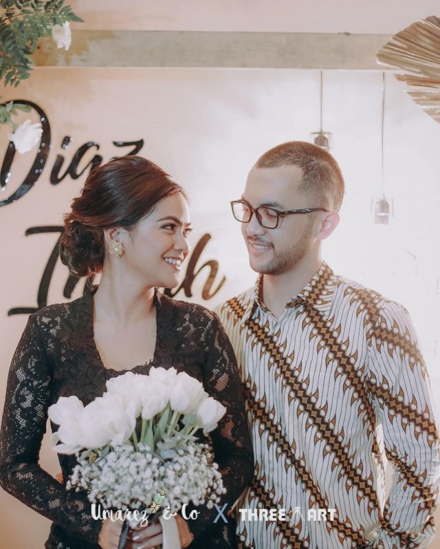 Prosesi tunangan Indah Indriana. Foto: Instagram/@indahindriana
