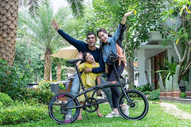 Raffi Ahmad bersama keluarganya. Instagram @raffinagita1717