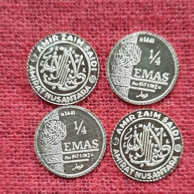 Dinar dan dirham berukir tulisan Amir Zaim Saidi.  Foto: Dok. Istimewa