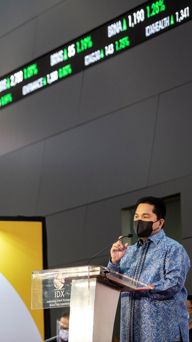 Menteri BUMN Erick Thohir menyampaikan sambutan saat IDX Debut Bank Syariah Indonesia (BSI) di Main Hall BEI, Jakarta, Kamis (4/2). Foto: Dhemas Reviyanto/ANTARA FOTO