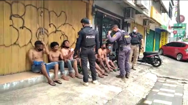 Aksi Tim Jaguar Bekuk Komplotan Preman di Depok. Foto: Dok. Istimewa