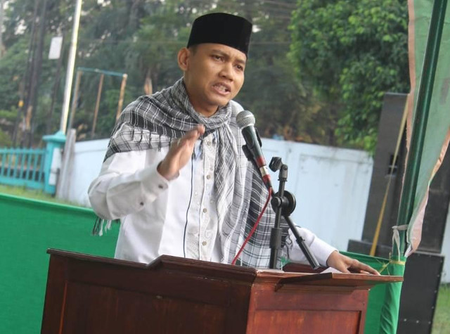 Dai Solo Raya, Ustaz Thoriq Aziz, S.Pd., Lc