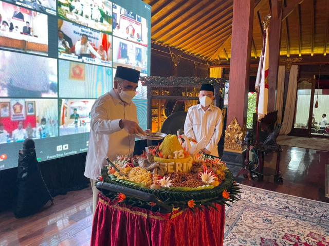 Ketua Umum sekaligus Ketua Dewan Pembina Partai Gerindra H. Prabowo Subianto melaksanakan pengukuhan kepengurusan hasil kongres pada 8 Agustus 2020 silam tepat di HUT ke-13 Partai Gerindra, Sabtu (6/2/2021). Foto: Dok. Istimewa