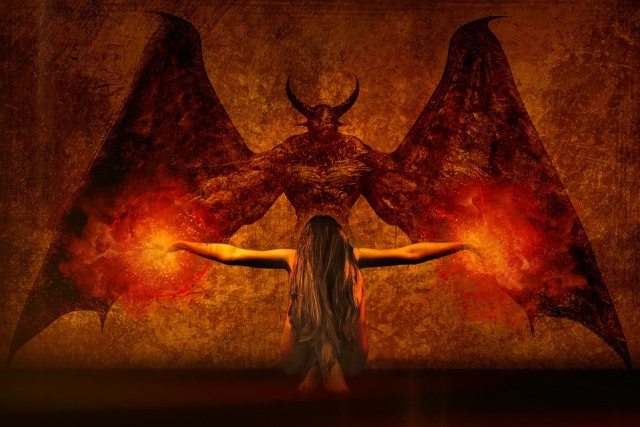 Ilustrasi hantu perempuan, dok: pixabay