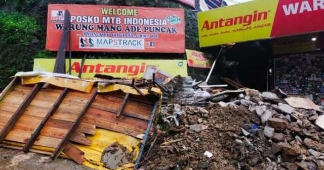 Warung Mang Ade Posko Mountain Bike Puncak Longsor. Foto: Dok. Istimewa