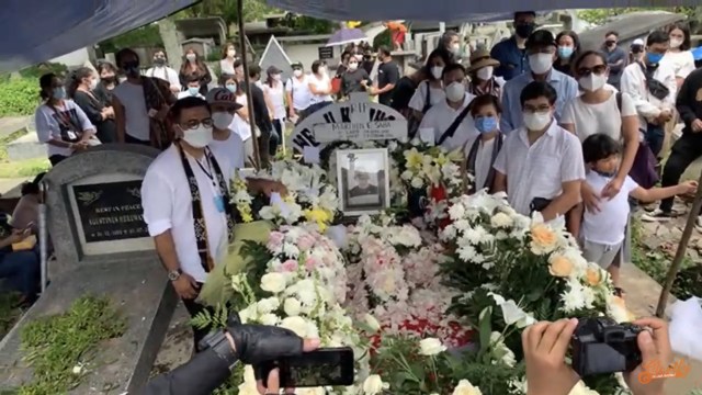 Pemakaman Marthin Saba. Foto: YouTube/Glorify the Lord ensemble