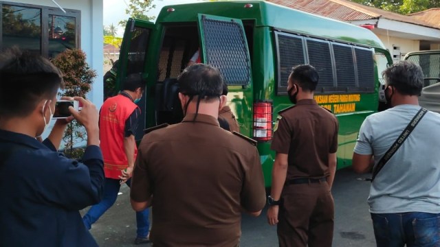 Suasana penahanan tiga terdakwa kasus dugaan korupsi aset Dinas Kelautan dan Perikanan (DKP) Parimo tahun 2012, Rabu (10/2). Foto: Istimewa