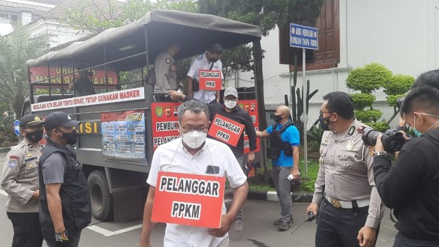 Penindakan pengendara moge yang langgar ganjil genap di Kota Bogor. Foto: Dok. Istimewa