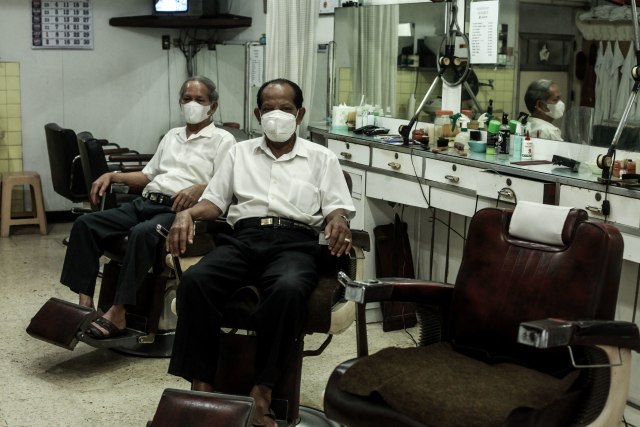 Pangkas Rambut Sahabat. Foto: Ben