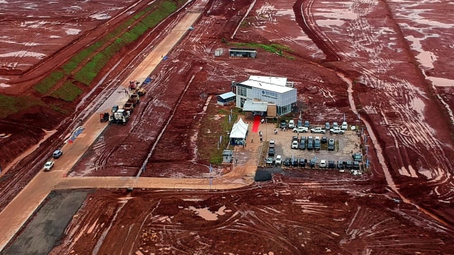 Foto udara aktivitas pembangunan Kawasan Industri Terpadu Batang (KITB) di Ketanggan, Kabupaten Batang, Jawa Tengah, Minggu (14/2). Foto: Harviyan Perdana Putra/Antara Foto
