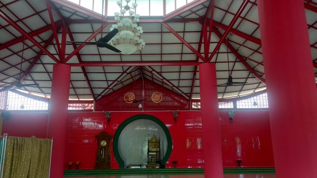 Bagian dalam Masjid Laksamana Cheng Hoo, Jambi/Yovy Hasendra