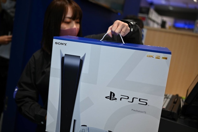 Penjualan PlayStation 5. Foto: Charly Triballe/AFP