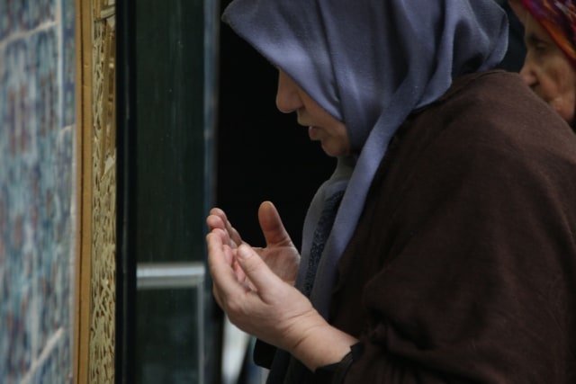 Berdoa. Foto: dok Pixabay