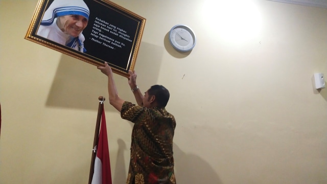 Wali Kota Solo FX Hadi Rudyatmo mengemasi barang-barang di kantornya