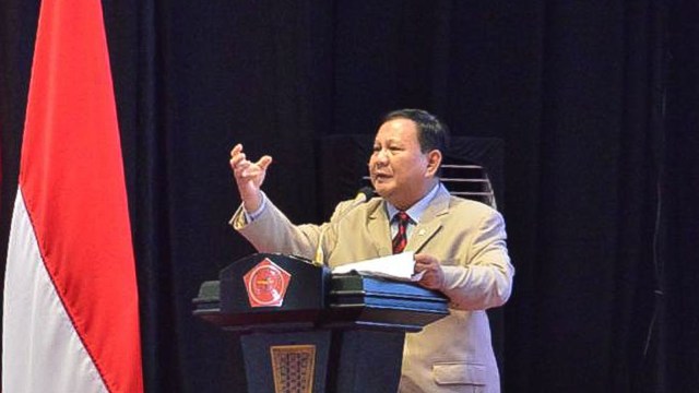 Menteri Pertahanan Prabowo Subianto memberikan pembekalan kepada peserta Rapat Pimpinan (Rapim) TNI Tahun 2021, Selasa (16/2) di GOR Ahmad Yani, Mabes TNI Cilangkap, Jakarta. Foto: Dok. Humas Kemhan