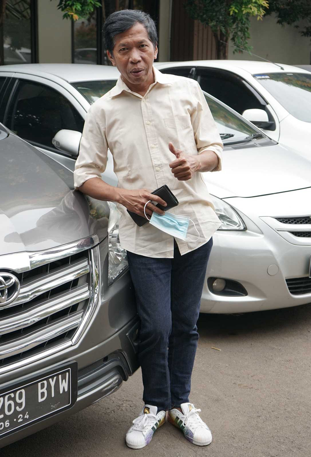 Artis komedi Kiwil menghadiri sidang cerai dengan agenda keterangan saksi di Pengadilan Agama Jakarta Selatan, Jakarta, Rabu, (17/2/2021). Foto: Ronny