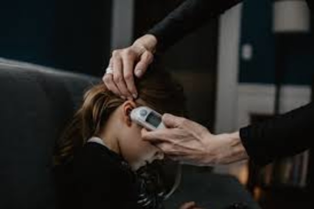 Ilustrasi anak sakit demam. Sumber: Unsplash