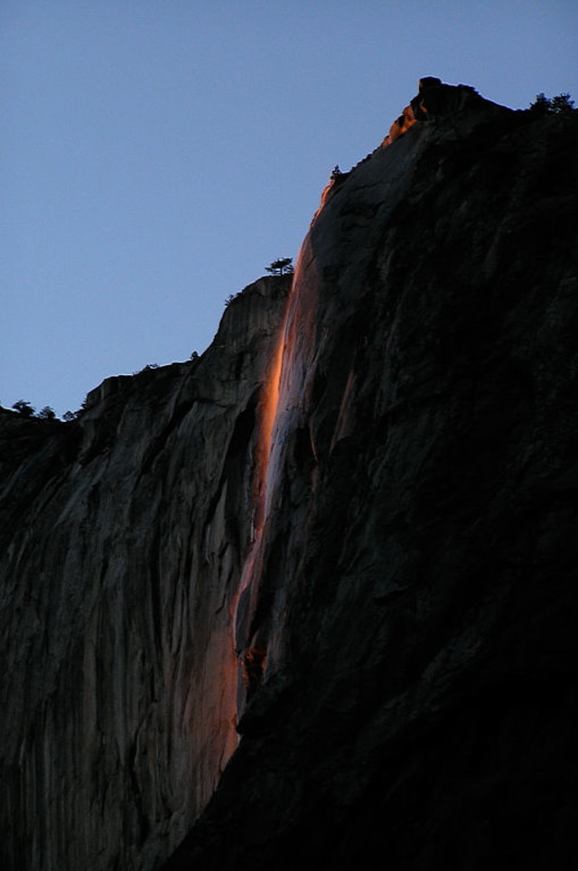 Fenomena langka air terjun api di Taman Nasional Yosemite, AS Foto: Dok. Wikimedia Commons