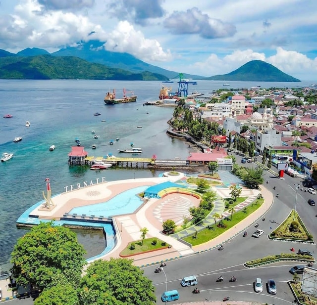 Landmark Ternate, salah satu ruang publik warisan pembangunan Haji Burhan Abdurahman. Foto: Istimewa
