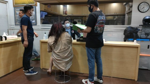 JJ jalani pemeriksaan di Polres Jakarta Barat. Foto: Dok. Istimewa