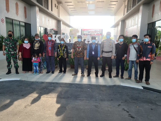 8 WNI dilepas oleh Acting Konsul RI Tawau