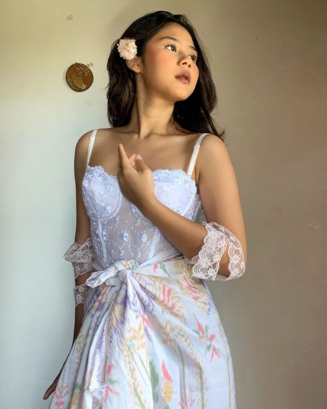 Nadin Amizah. Foto: Instagram/@cakecaine