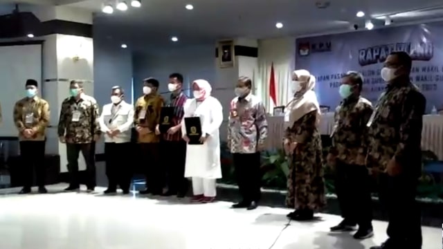 Pleno penetapan Gubernur dan Wakil Gubernur Kepri terpilih di Hotel CK, Tanjungpinang, Minggu (21/2). Foto: Ismail/kepripedia.com