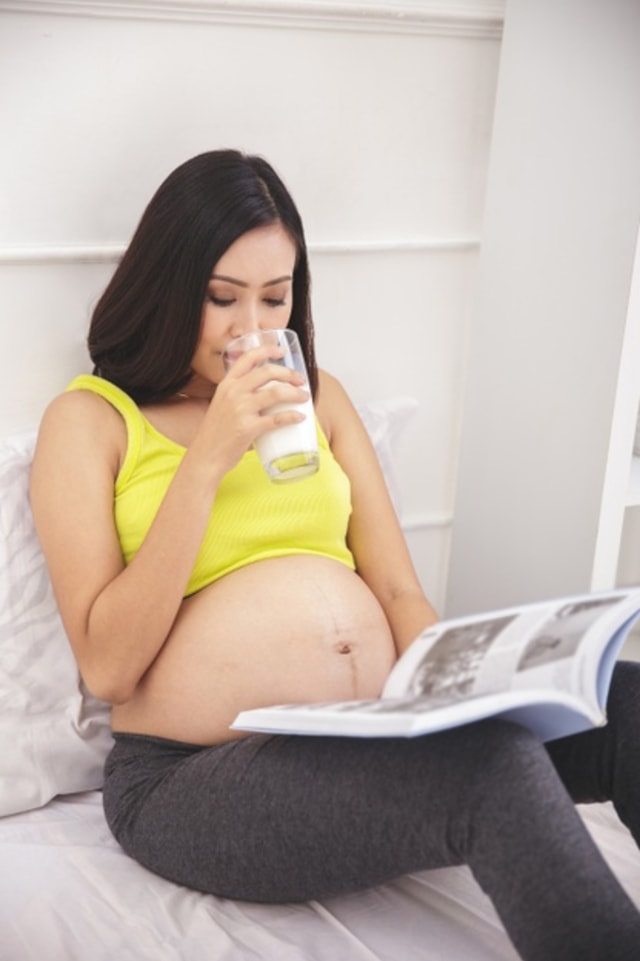 Yang Perlu Diperhatikan saat Membuat Susu Ibu Hamil Foto: Freepik