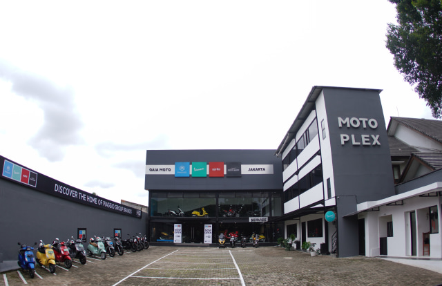 Tampilan luar dealer premium kerja sama PT Piaggio Indonesia dan Gaia Moto di kawasan Antasari. Foto: Dok. Piaggio