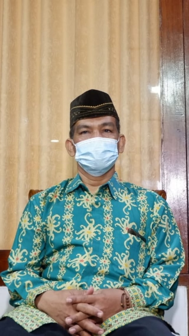 Anggota DPRD Bantul dari Partai Bulan Bintang, Supriyono, saat menyampaikan permohonan maaf.  Foto: Arfiansyah Panji Purnandaru/kumparan