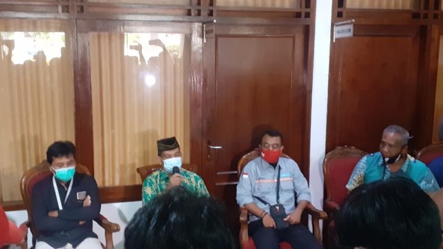 Anggota DPRD Bantul dari Partai Bulan Bintang (PBB) Supriyono, meminta maaf kepada relawan COVID-19, Selasa (23/2/2021). Foto: Erfanto/Tugu Jogja