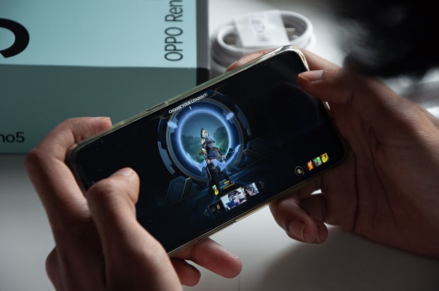 Oppo Reno 5 5G Foto: Kevin S. Kurnianto/kumparan 