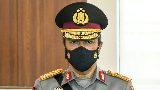 Kabareskrim Polri Komjen Pol Agus Andrianto mengikuti upacara pelantikan dan serah terima jabatan pejabat tinggi Polri di Mabes Polri, Jakarta, Rabu (24/2). Foto: Galih Pradipta/ANTARA FOTO
