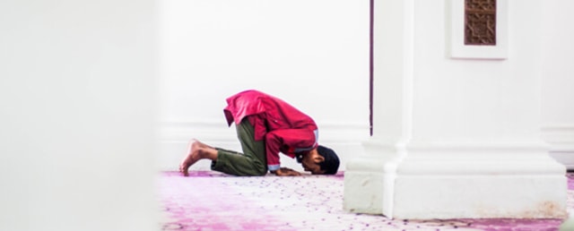 Ilustrasi Sholat, sumber: Masjid Pedesaan