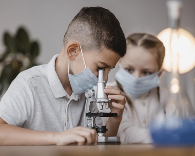 Ilustrasi penyelidikan IPA. Foto: Freepik