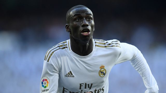 Ferland Mendy makin oke di Real Madrid. Foto: AFP/Oscar Del Pozo